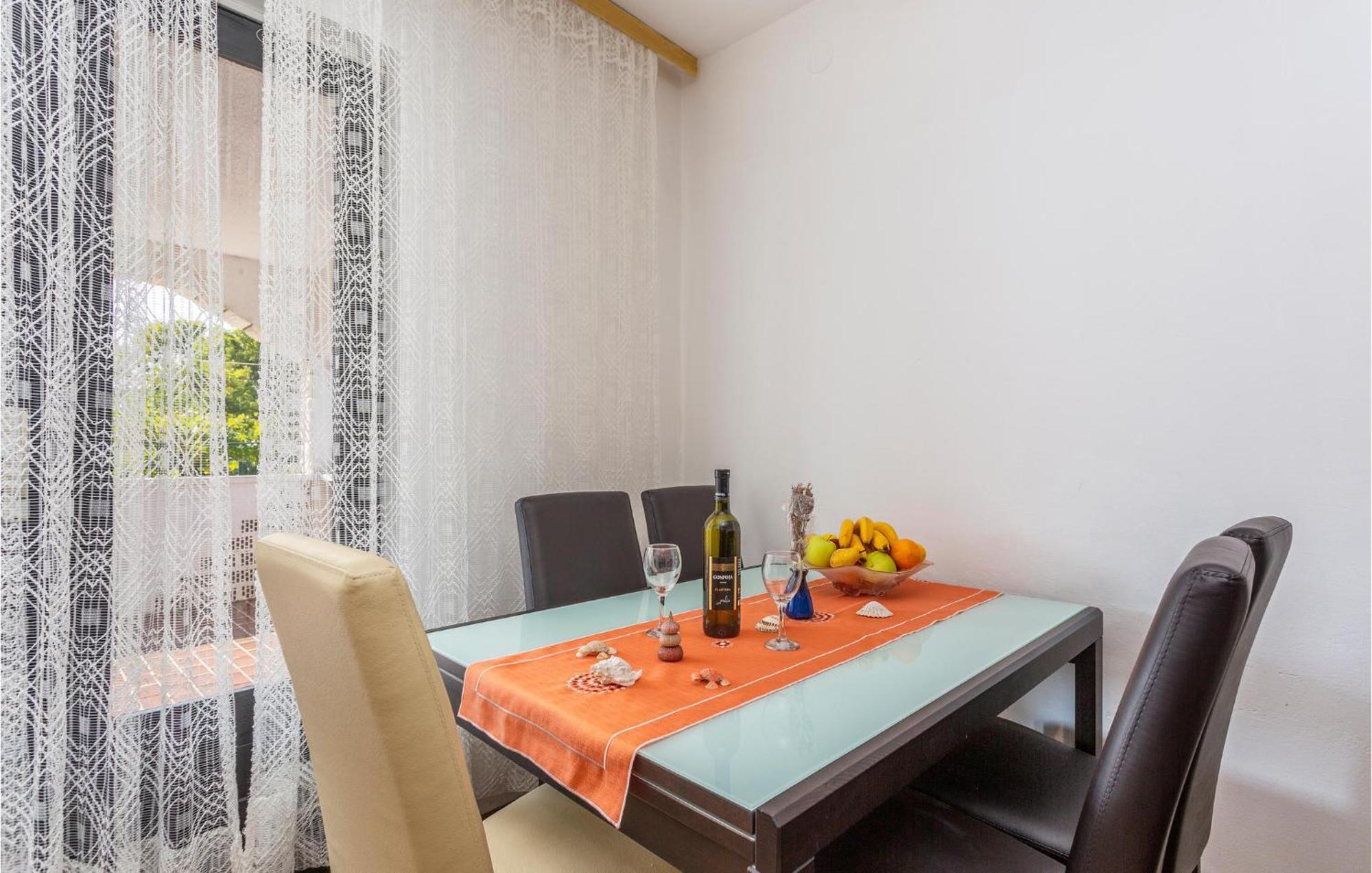 Gorgeous Apartment In Pinezici With Kitchen Eksteriør billede
