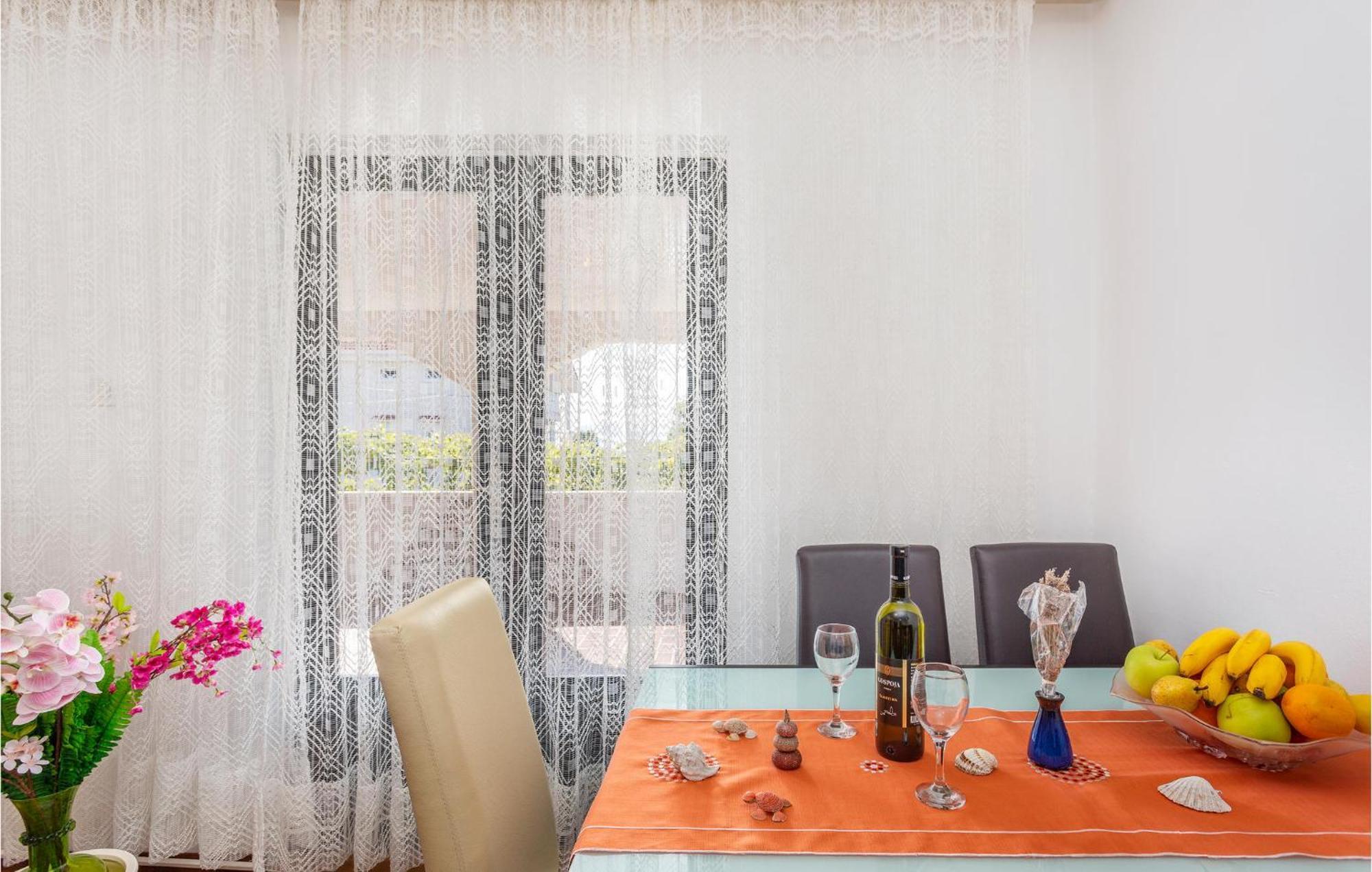 Gorgeous Apartment In Pinezici With Kitchen Eksteriør billede
